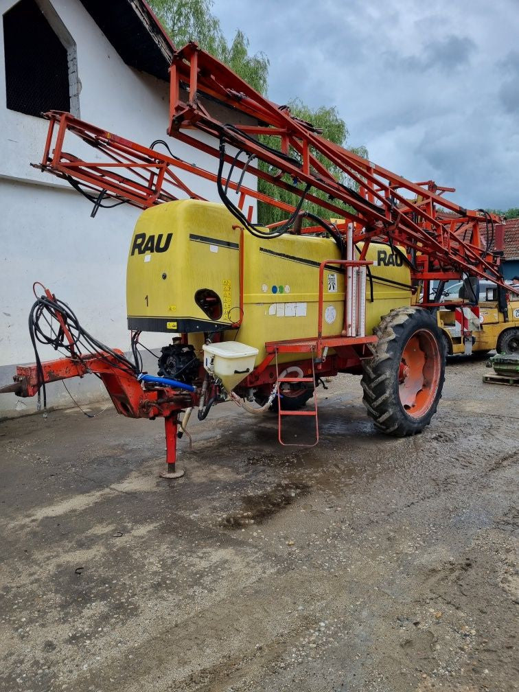 Dezmembram mașina erbicidat RAU